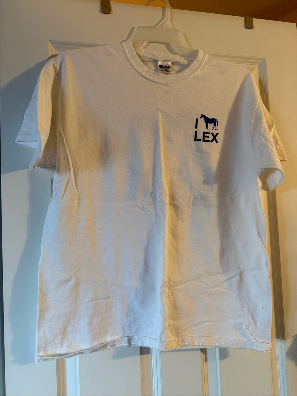 Adults size large White ‘I <3 LEX' Horse Graphic Tee